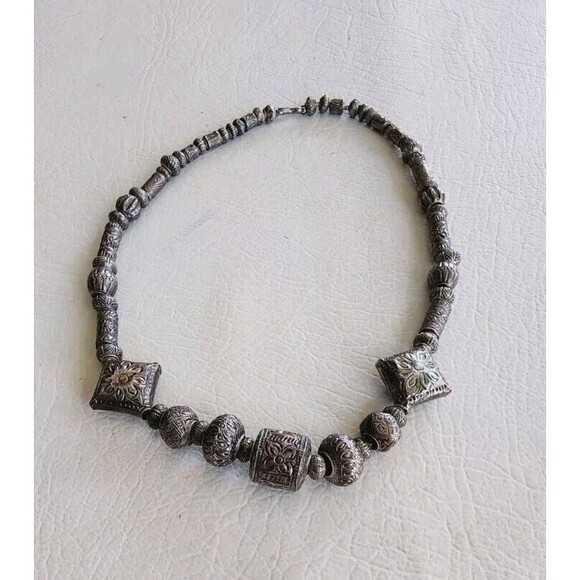 VINTAGE THAI TRIBAL STERLING SILVER OVER WAX REPOUSSE BEADED NECKLACE 18" 48g - Picture 5 of 7